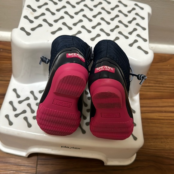 Little Girls Blue and Pink Sperry Boots Size 7 - Picture 2 of 5